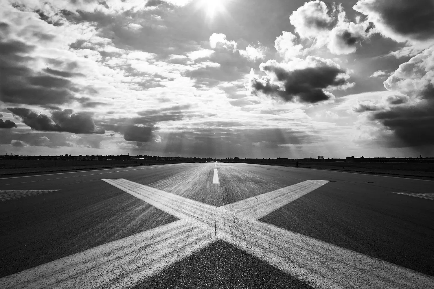 Das Tempelhofer Feld: Ein Ort der Geschichte und der Moderne